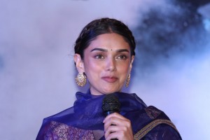 Aditi Rao Hydari (aka) AditiRaoHydari