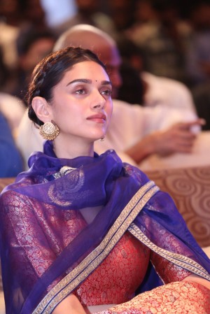 Aditi Rao Hydari (aka) AditiRaoHydari