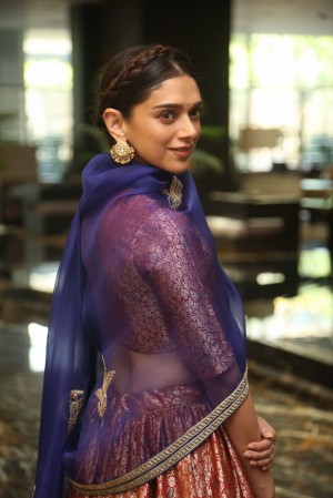 Aditi Rao Hydari (aka) AditiRaoHydari