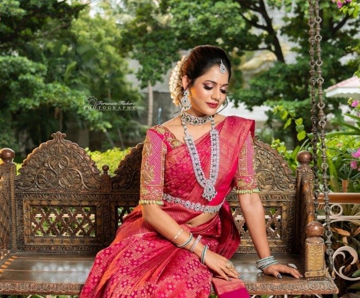 Aishwarya Dutta (aka) AishwaryaDutta photos stills & images