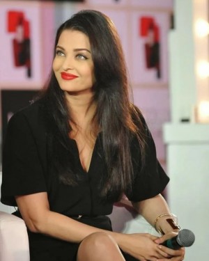 Aishwarya Rai (aka) AishwaryaRaiBachchan