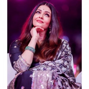 Aishwarya Rai (aka) AishwaryaRaiBachchan