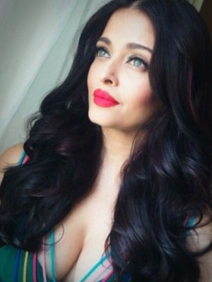 Aishwarya Rai (aka) AishwaryaRaiBachchan