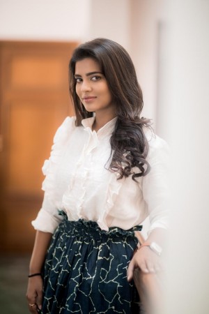 Aishwarya Rajesh (aka) AishwaryaaRajes