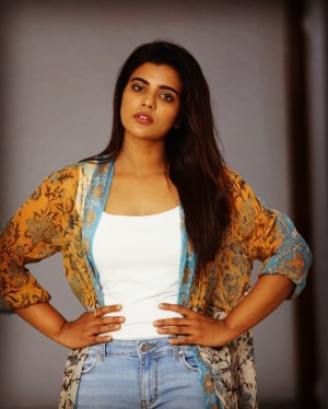 Aishwarya Rajesh (aka) AishwaryaaRajes