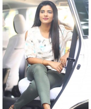 Aishwarya Rajesh (aka) AishwaryaaRajes