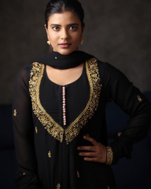 Aishwarya Rajesh (aka) AishwaryaaRajes