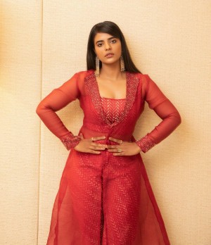 Aishwarya Rajesh (aka) AishwaryaaRajes