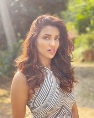 Akshara Gowda (aka) Aksara Gowda photos stills & images