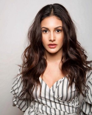 Amyra Dastur (aka) Amyra