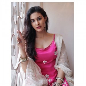 Amyra Dastur (aka) Amyra