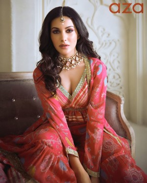 Amyra Dastur (aka) Amyra