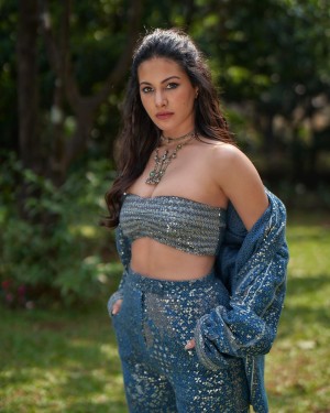 Amyra Dastur (aka) Amyra