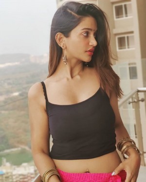 Anaika Soti (aka) Anaikaa Soti