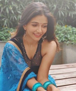 Anaika Soti (aka) Anaikaa Soti