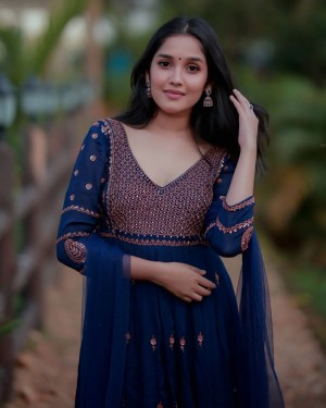 Anikha Surendran (aka) Anikhaa Surendran