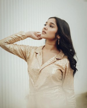 Anikha Surendran (aka) Anikhaa Surendran