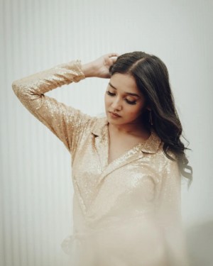 Anikha Surendran (aka) Anikhaa Surendran