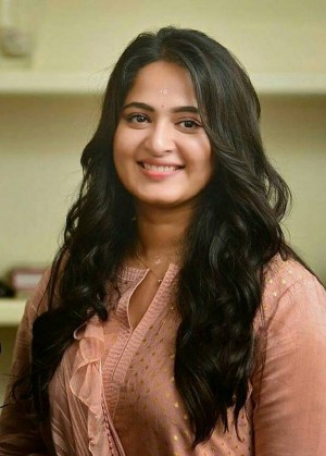 Anushka Shetty (aka) Actress Anushka Shetty