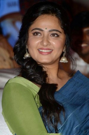 Anushka Shetty (aka) Actress Anushka Shetty