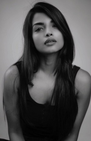 Ashna Zaveri (aka) Actress Ashna Zaveri