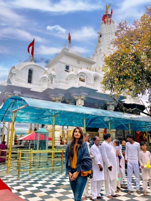 Ashna Zaveri (aka) Actress Ashna Zaveri