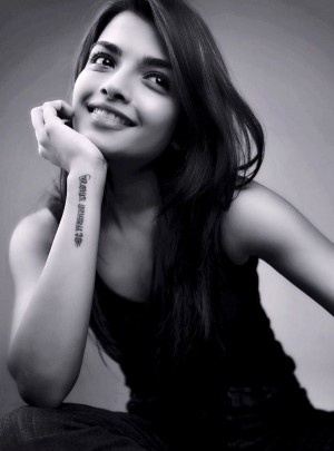 Ashna Zaveri (aka) Actress Ashna Zaveri