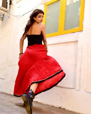 Ashna Zaveri (aka) Actress Ashna Zaveri