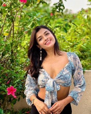 Ashna Zaveri (aka) Actress Ashna Zaveri