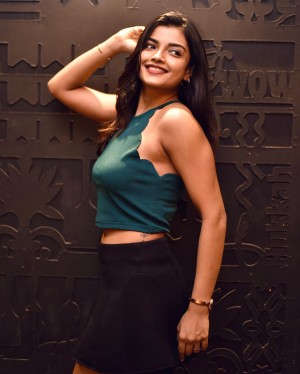 Ashna Zaveri (aka) Actress Ashna Zaveri