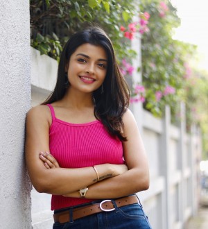 Ashna Zaveri (aka) Actress Ashna Zaveri