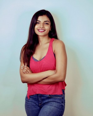 Ashna Zaveri (aka) Actress Ashna Zaveri