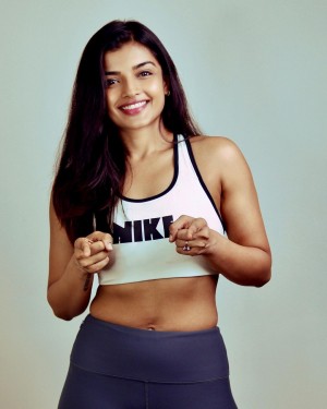 Ashna Zaveri (aka) Actress Ashna Zaveri