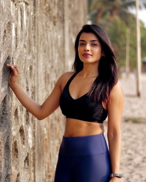 Ashna Zaveri (aka) Actress Ashna Zaveri