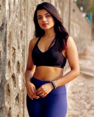 Ashna Zaveri (aka) Actress Ashna Zaveri