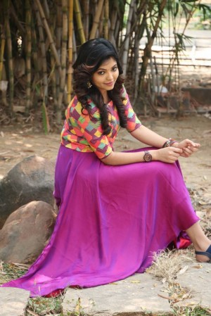 Athulya Ravi (aka) AthulyaRavi