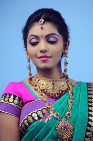 Athulya Ravi (aka) AthulyaRavi