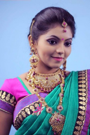 Athulya Ravi (aka) AthulyaRavi