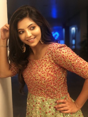 Athulya Ravi (aka) AthulyaRavi