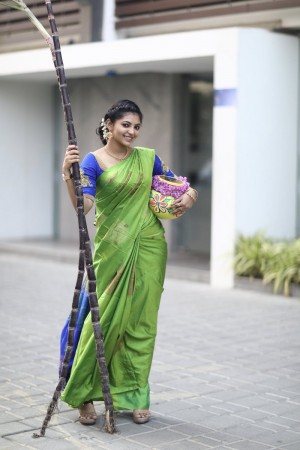 Athulya Ravi (aka) AthulyaRavi