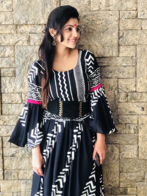 Athulya Ravi (aka) AthulyaRavi