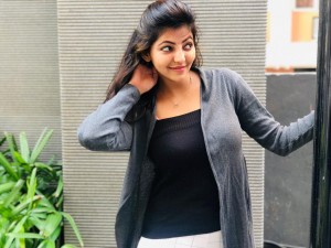 Athulya Ravi (aka) AthulyaRavi