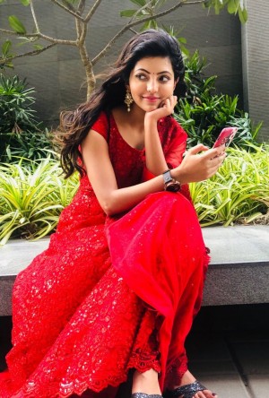 Athulya Ravi (aka) AthulyaRavi