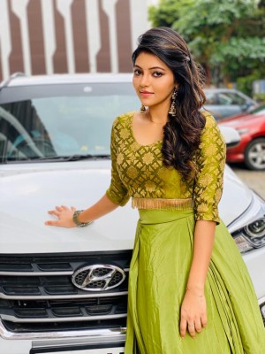 Athulya Ravi (aka) AthulyaRavi