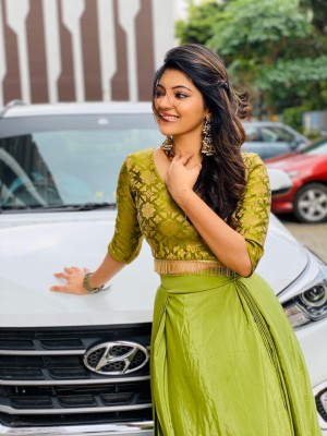 Athulya Ravi (aka) AthulyaRavi