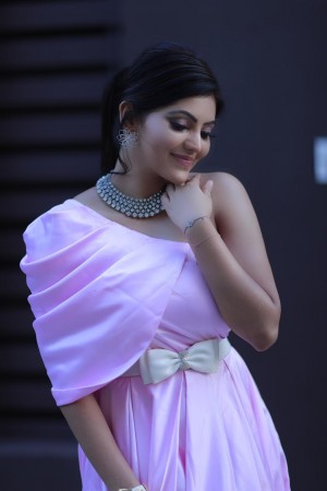 Athulya Ravi (aka) AthulyaRavi