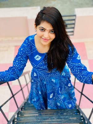 Athulya Ravi (aka) AthulyaRavi