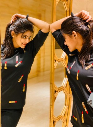 Athulya Ravi (aka) AthulyaRavi