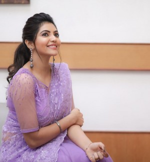 Athulya Ravi (aka) AthulyaRavi