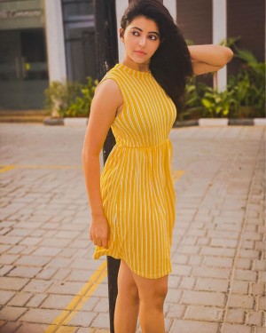 Athulya Ravi (aka) AthulyaRavi